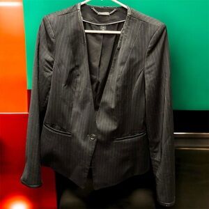 White House black market Black Blazer size 12 faux leather trim peeling